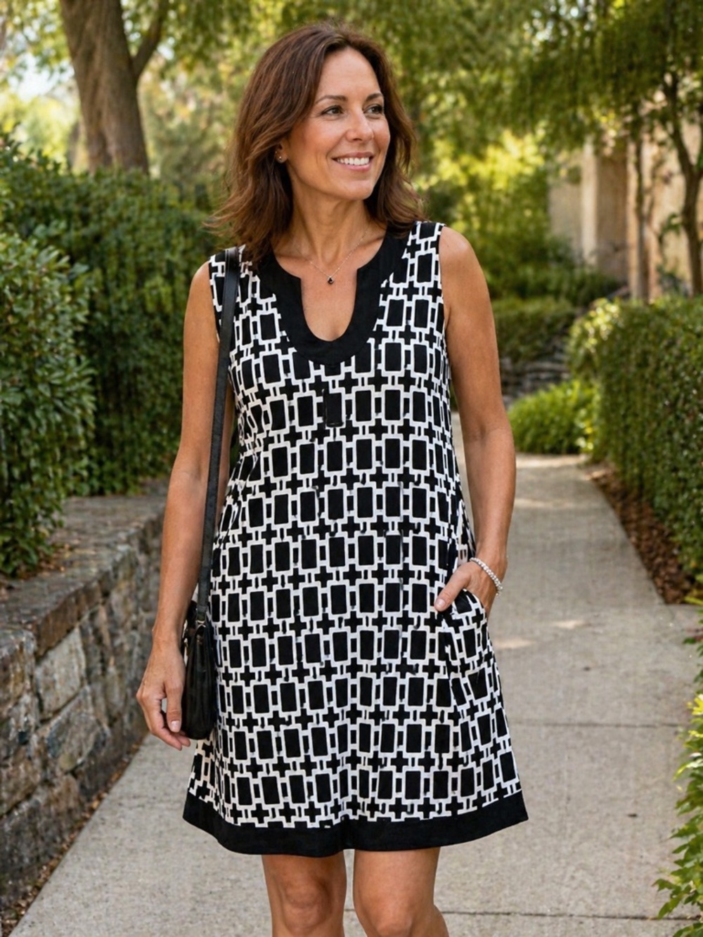White House Black Market Black & White Geometric Sleeveless Dress – Size Medium